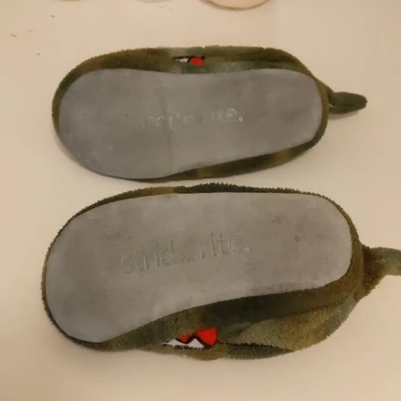 Alligator slippers for kids - Picture 3 of 4